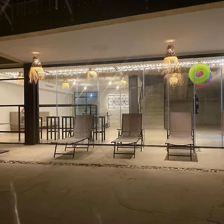别墅 Spacious With Great Views!