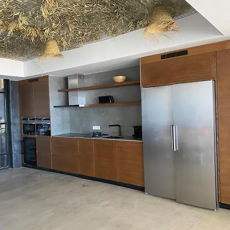Spacious With Great Views! * 贝纳尔马德纳