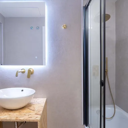 Spacious With Great Views! 贝纳尔马德纳