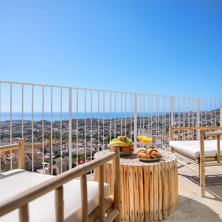 Spacious With Great Views! 别墅