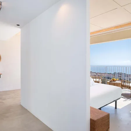 Spacious With Great Views! 别墅