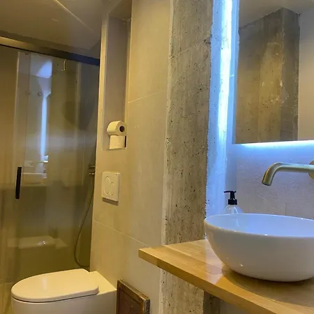 Spacious With Great Views! Willa