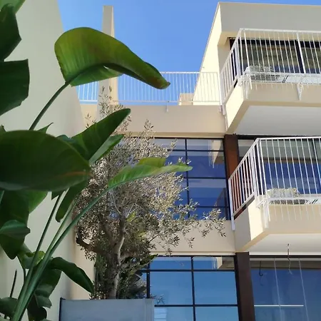 Willa Spacious With Great Views! *