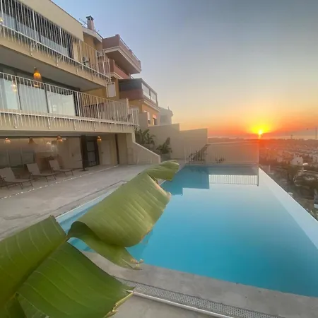 Spacious With Great Views! Villa