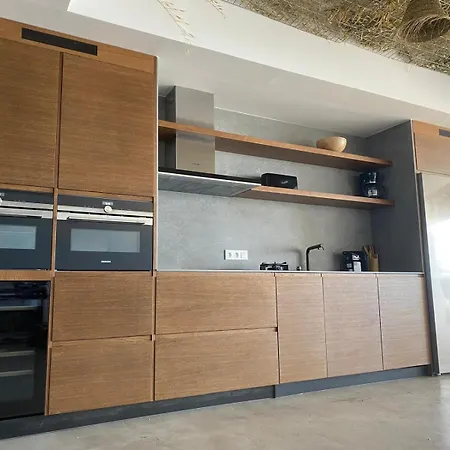 Spacious With Great Views! Villa