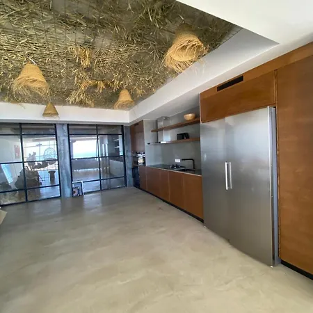 Spacious With Great Views! Villa *