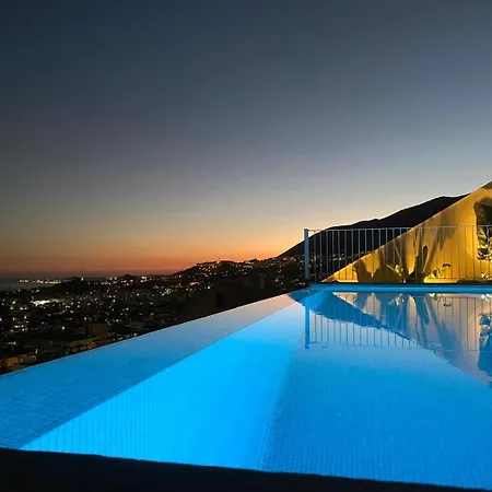 Spacious With Great Views! Villa