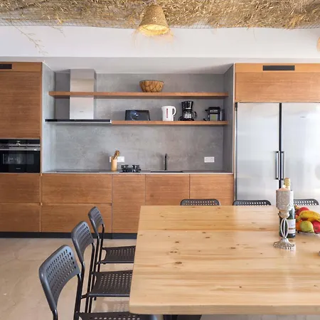 Spacious With Great Views! *