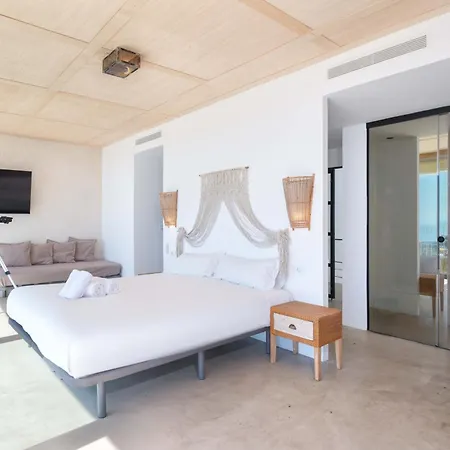 Spacious With Great Views! Villa Benalmadena